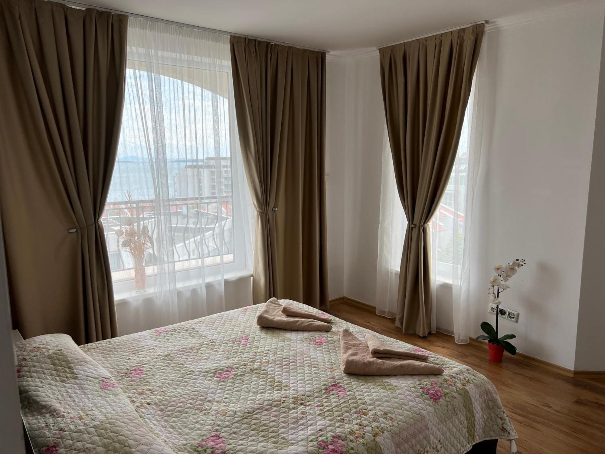 Antorini Apartments Sveti Vlas Exterior photo